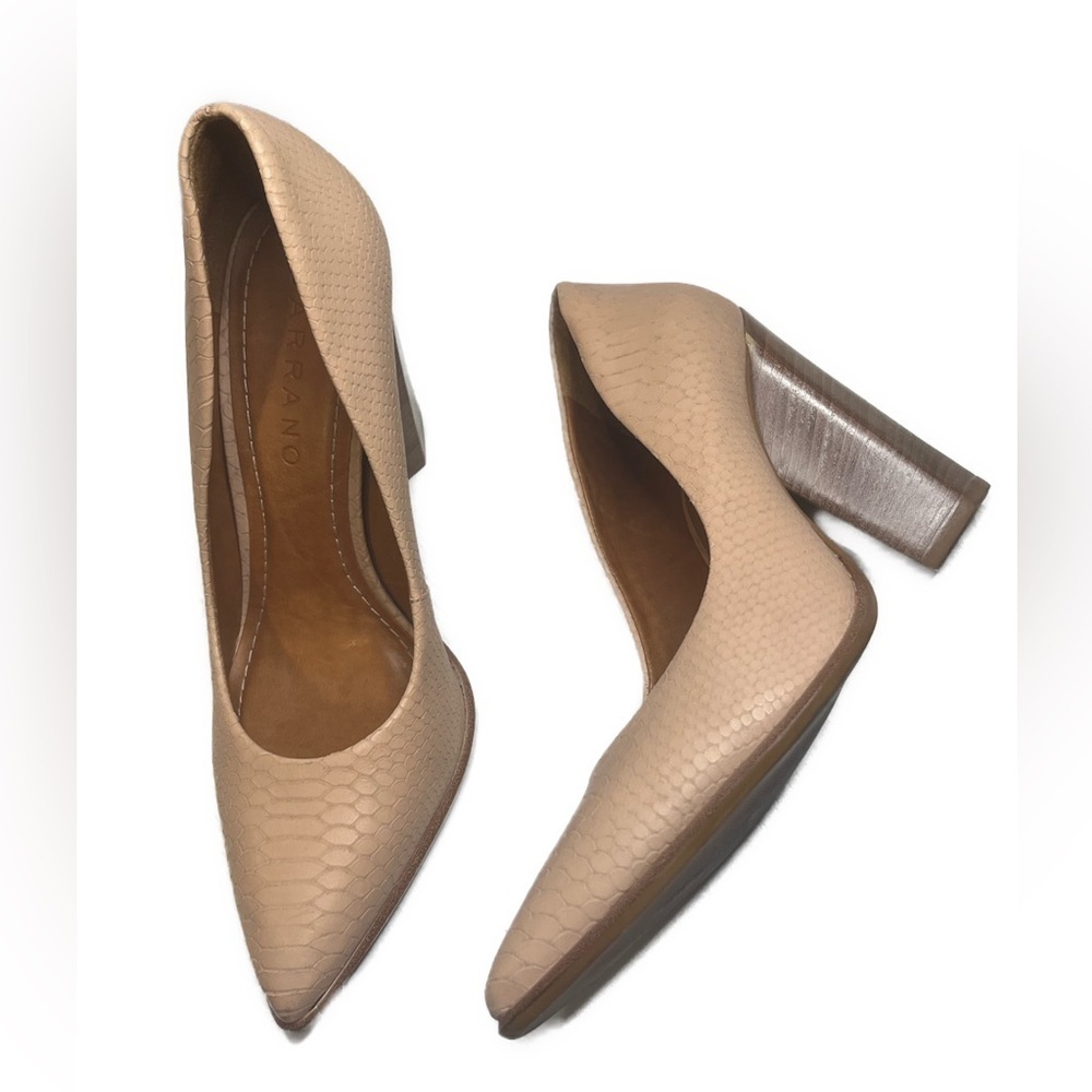 Carrano Madelyn Snake Rose Pump with Natural Stack Heel Sz 9